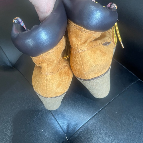 ❄️TAKE 50% OFF LIST PRICE❄️ Rock & Candy wedge boots - Picture 9 of 13